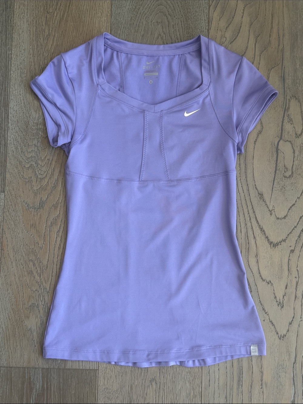 Nike Lavender Short Sleeve Dri-FIT Tennis Athletic Tee White Swoosh-Small